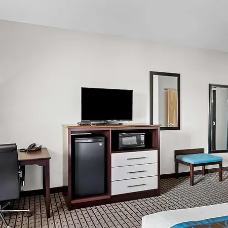 Best Western Plus - Magee Inn & Suites Exterior photo